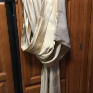 Large wrap or stole.